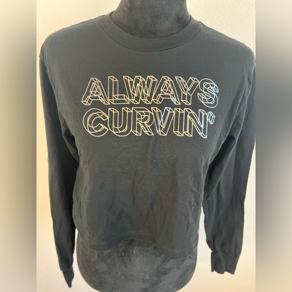 True Religion Always Curvin' long sleeve cropped top in black Size Small - Picture 2 of 9